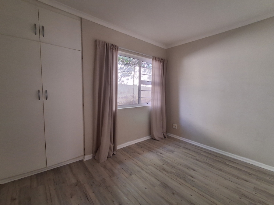 To Let 2 Bedroom Property for Rent in Beacon Bay North Eastern Cape